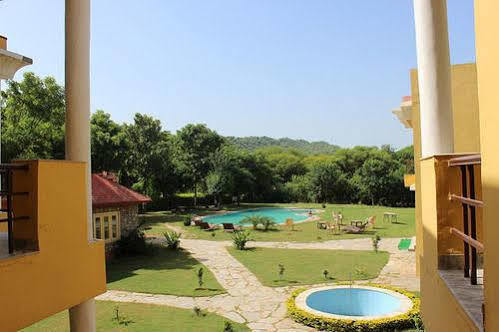 萨里斯卡斯特尔灵酒店 Akbarpur  外观 照片